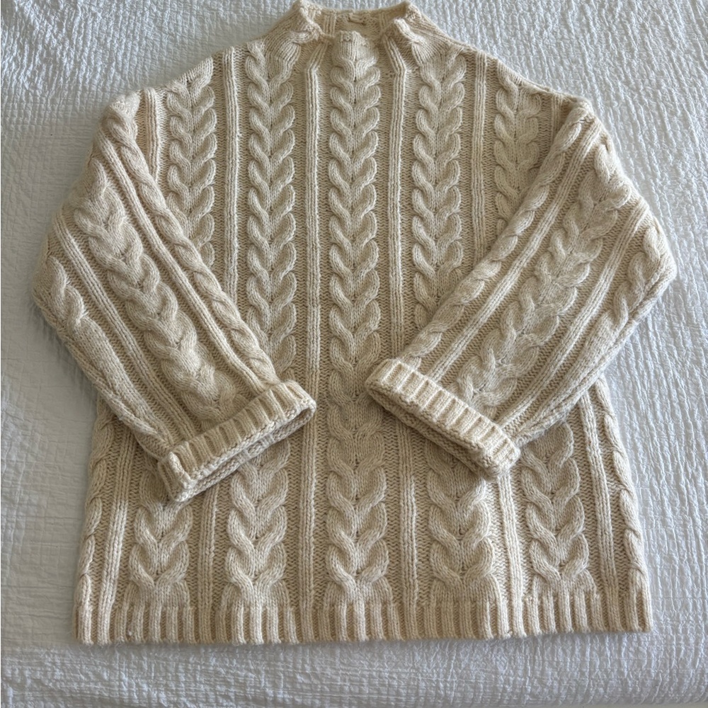 Oversized Dynamite Cream Cable Knit Sweater Size Women’s Medium